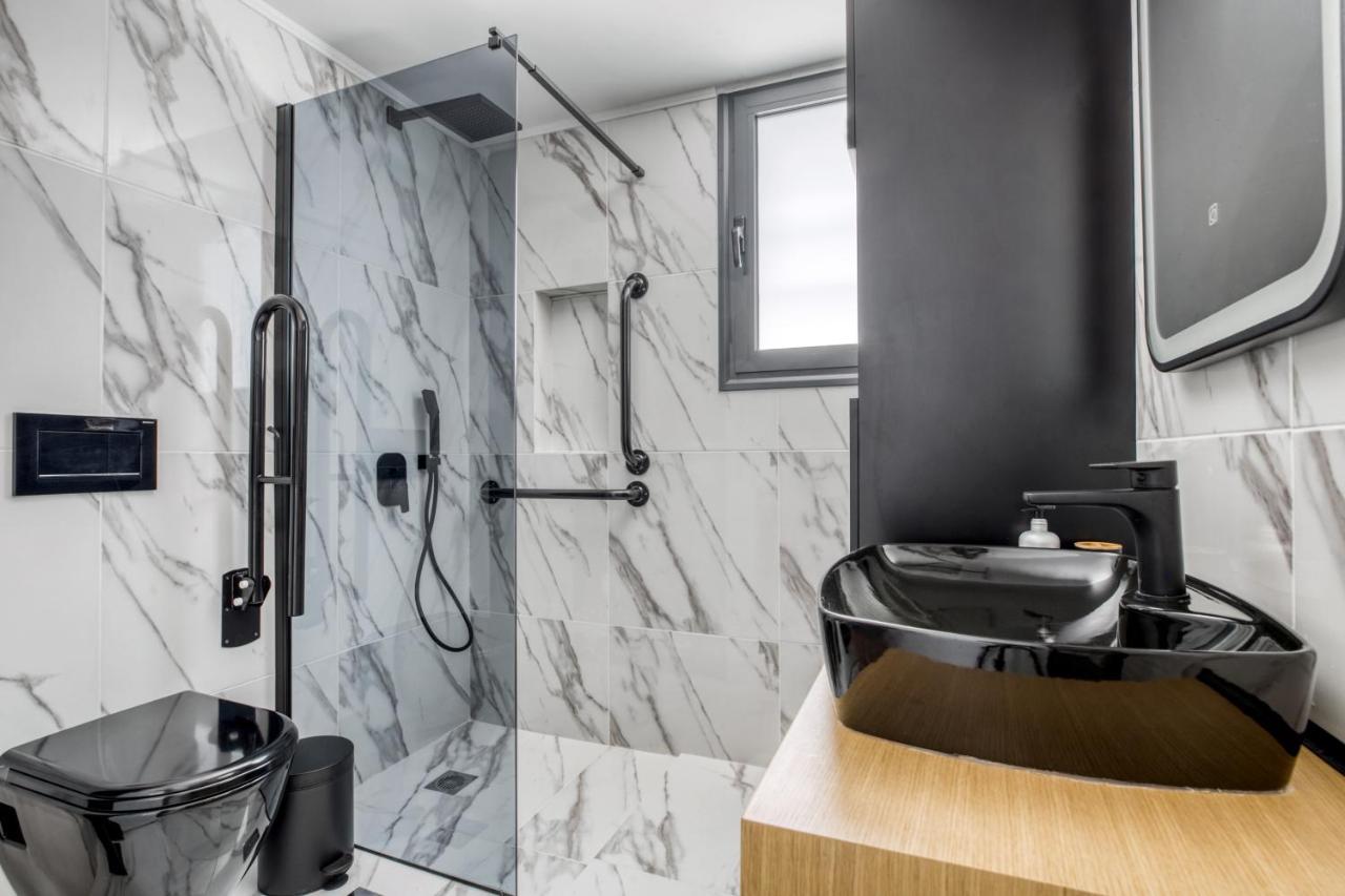 Spacious Flat With Courtyard And Private Parking! Atene Esterno foto