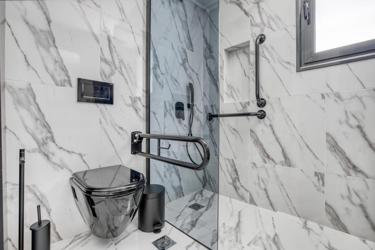 Spacious Flat With Courtyard And Private Parking! Atene Esterno foto